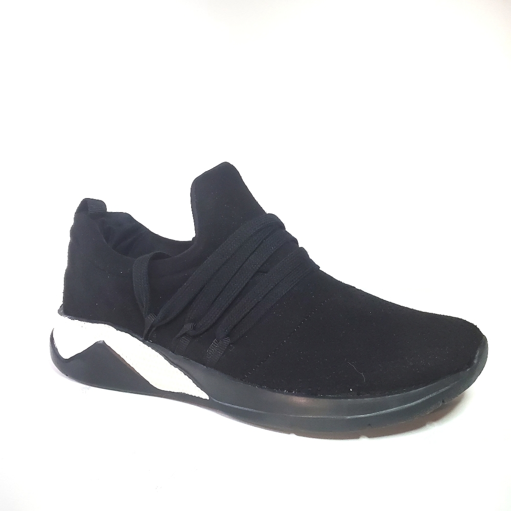 🥰NEW Black and white strip sneakers